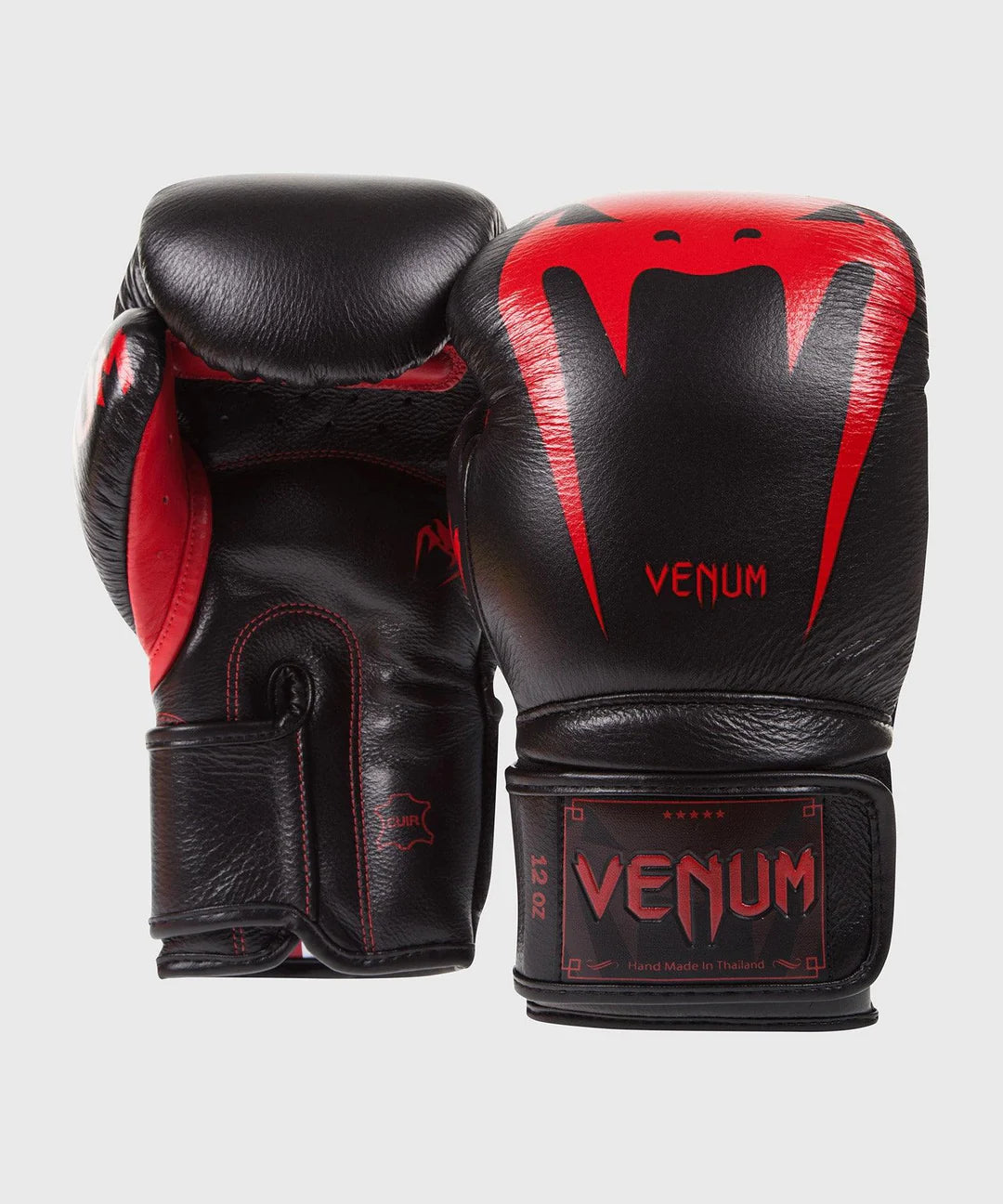 Alt text: Venum Giant 3.0 Boxing Gloves - Premium durability, ultimate protection. Front and Back View